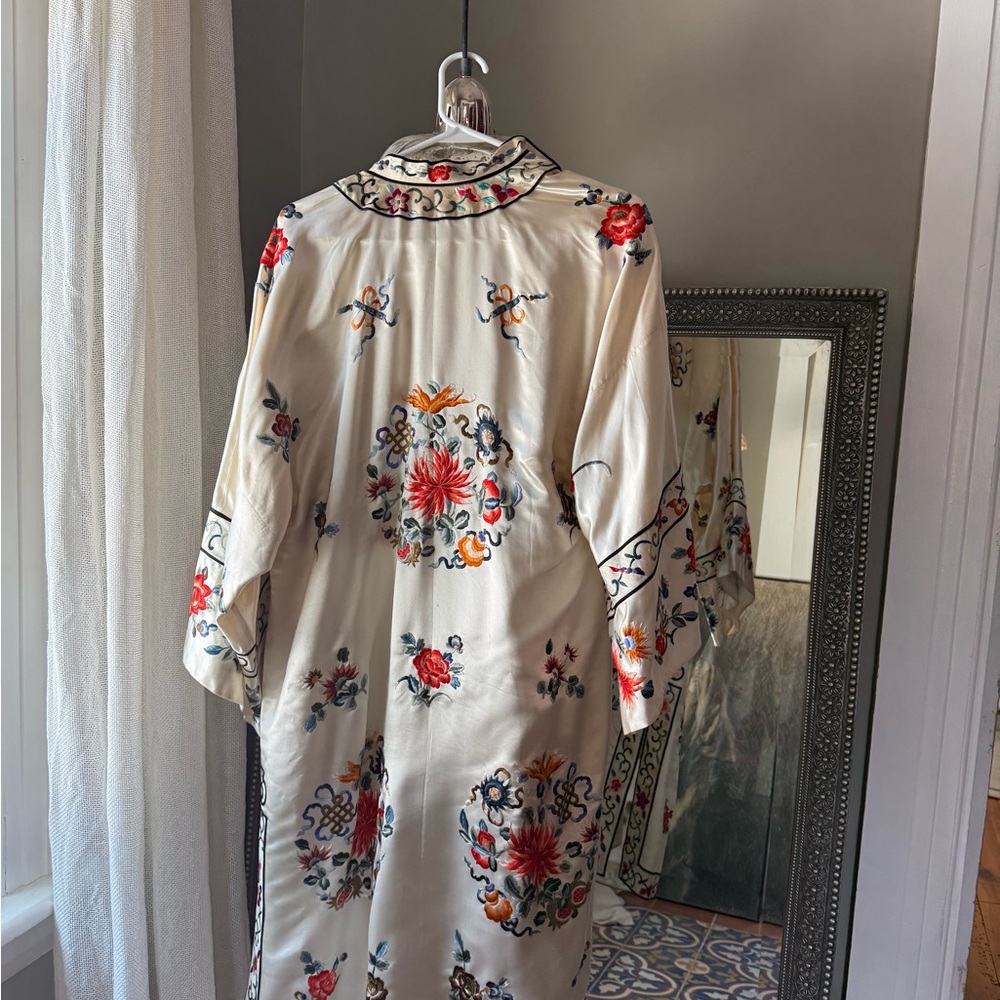 Vintage Chinese Bai hua robe